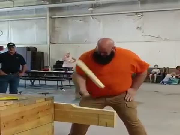 Bearded Man Wins At Knife Competition
