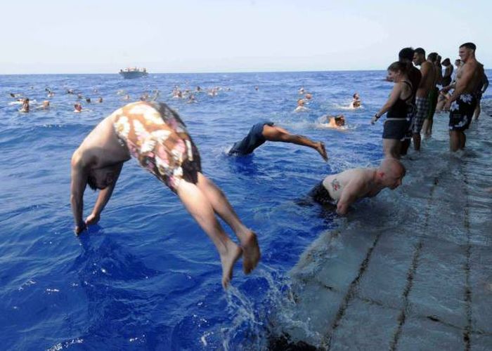 Marines Always Swim In The Best Of Places (21 pics)