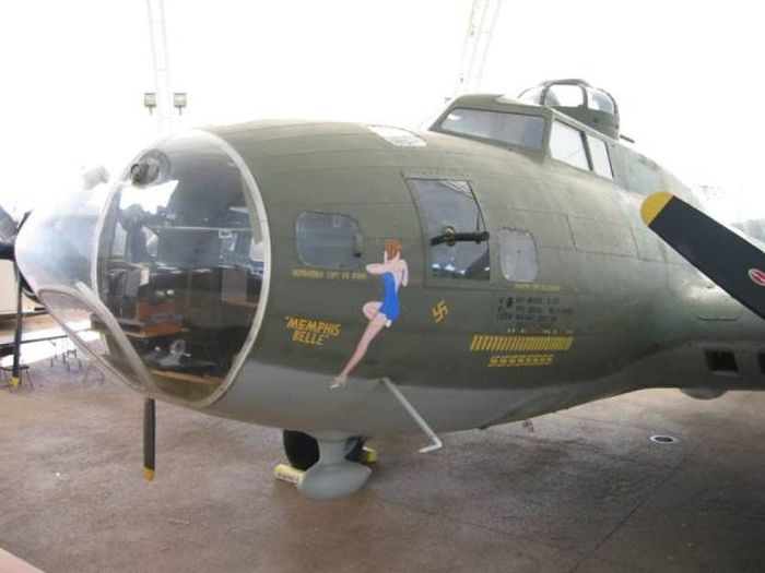 WW2 Pilots Knew What To Draw On Their Planes (46 pics)