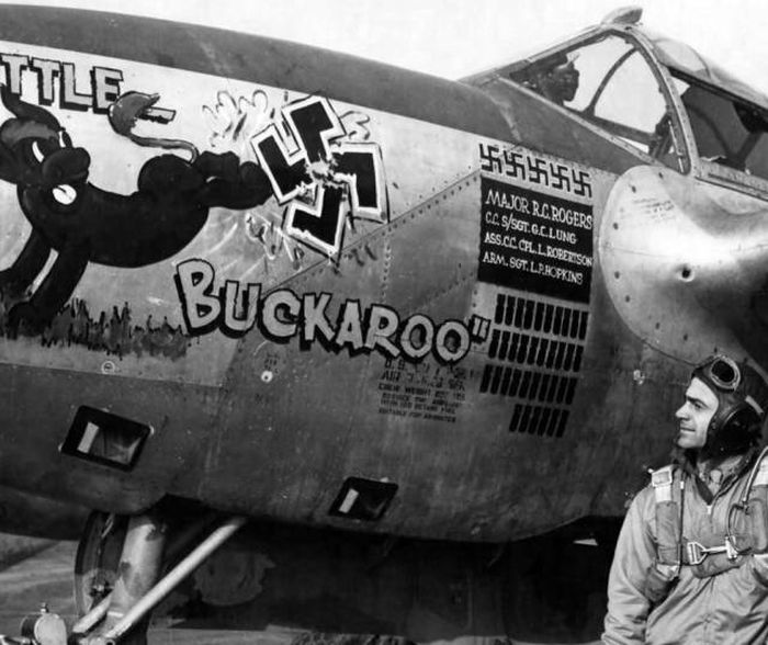 WW2 Pilots Knew What To Draw On Their Planes (46 pics)