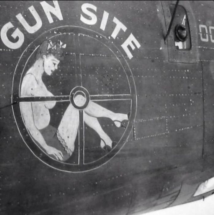 WW2 Pilots Knew What To Draw On Their Planes (46 pics)