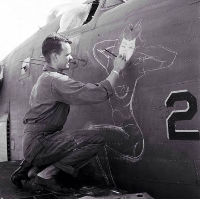 WW2 Pilots Knew What To Draw On Their Planes (46 pics)