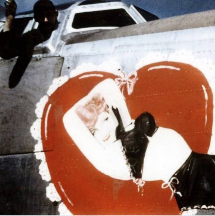 WW2 Pilots Knew What To Draw On Their Planes (46 pics)