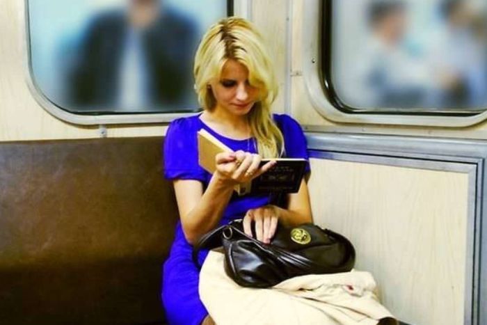 Girls In The Russian Subway (29 pics)