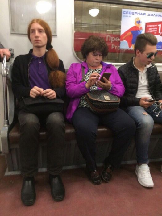 Strange People In Russian Subway (30 pics)