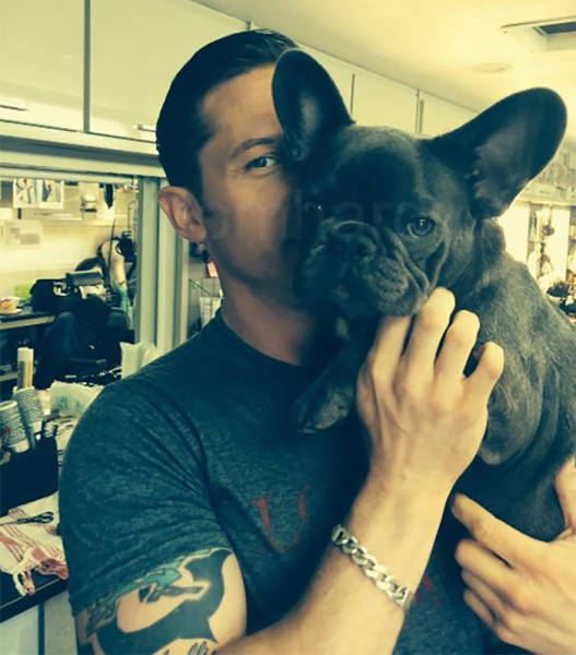 Tom Hardy Knows How To Melt Hearts All Over The Internet (31 pics)