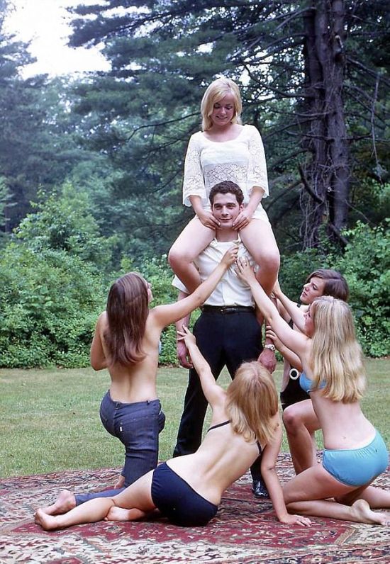 Vintage Photos Of Trendy Fathers Of The 1960s  (13 pics)