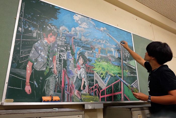 Japanese Teacher Surprises His Students With His Stunning Chalkboard Art (12 pics)