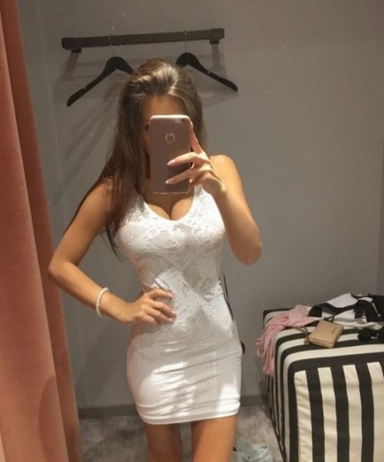 Girls In Sexy Dresses (35 pics)