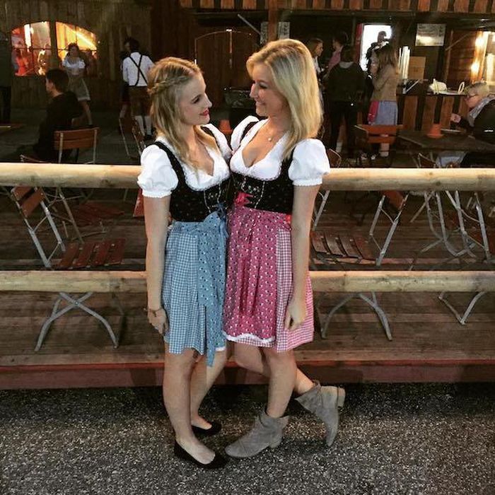 Girls Of Oktoberfest (39 pics)