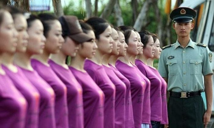 Army Girls Of China (13 pics)