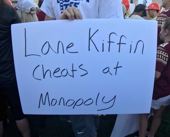 The Best College GameDay Signs (27 pics)