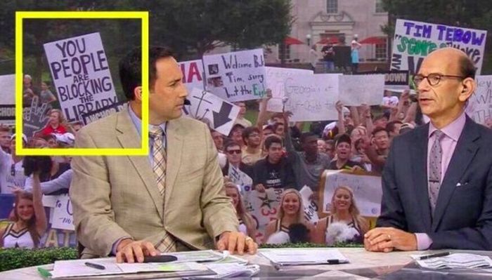 The Best College GameDay Signs (27 pics)