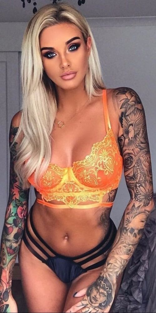 Busty Girls  With Tattoos (30 pics)