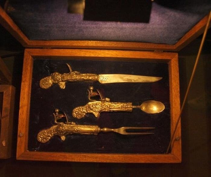 Strange Flintlock Guns With A Touch Of Overkill (33 pics)