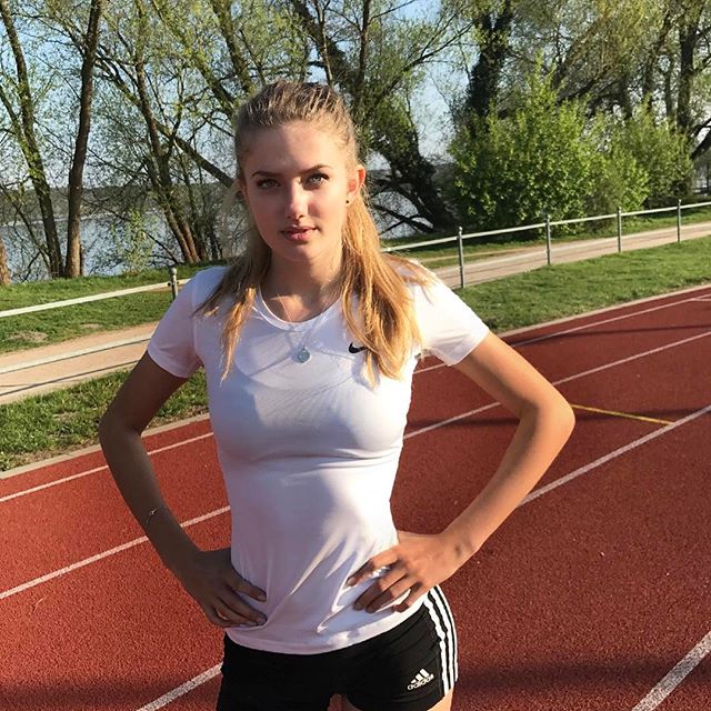 18-Year-Old Runner Alicia Schmidt from Germany (20 pics)