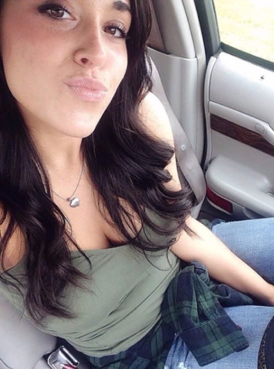 Cute Girls Taking Car Selfies (33 pics)