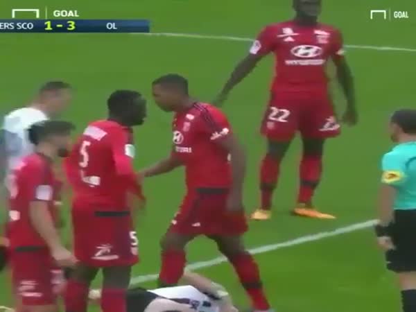 Marcelo (Lyon) Defender Sent Off For Yellow Card Flick