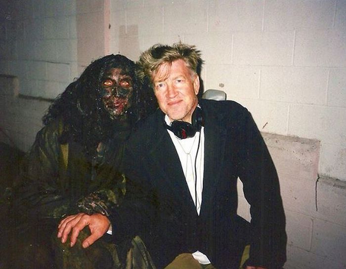 Behind the scenes (22 pics)