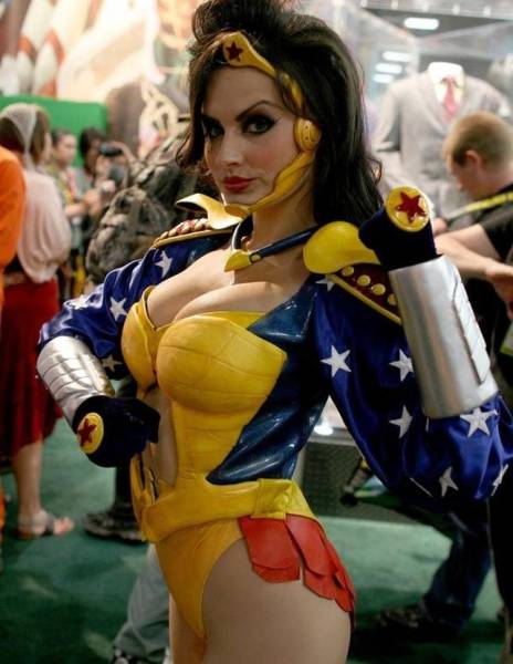 Hot Cosplay Girls (35 pics)