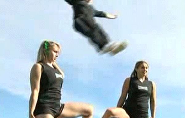Cheerleading Fails (14 gifs)