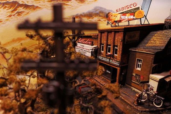 Scary But Awesome IT Diorama Made From An Old Radio (23 pics)