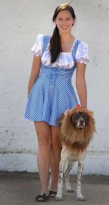 Couples Halloween Costumes For You And Your Dog (23 pics)