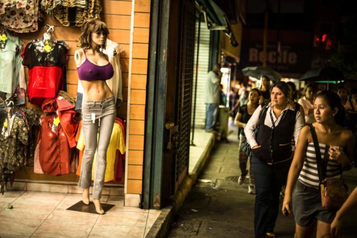 Sexy Mannequins From Venezuela (8 pics)