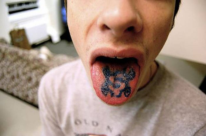 Tongue Tattoos (18 pics)