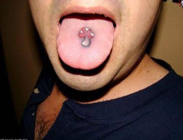 Tongue Tattoos (18 pics)