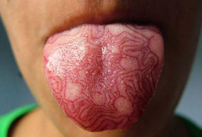 Tongue Tattoos (18 pics)