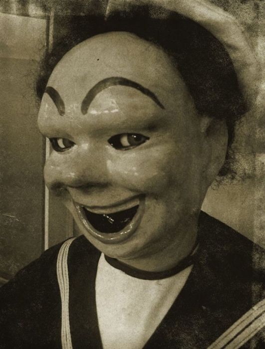 Weird And Scary Vintage Photos (13 pics)