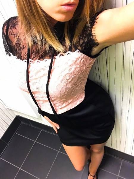 Very Hot Girls (39 pics)