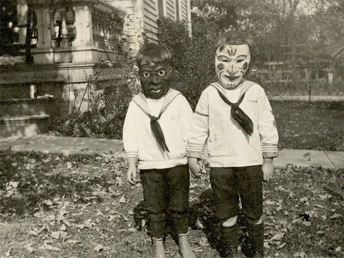 Creepy Vintage Halloween Costumes (20 pics)