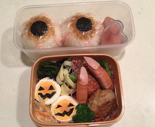 Halloween-Themed Lunchboxes (10 pics)