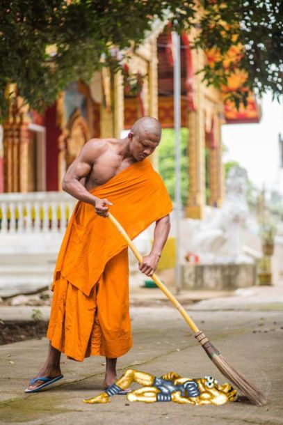 Shaolin Monk Got Photoshopped (15 pics)