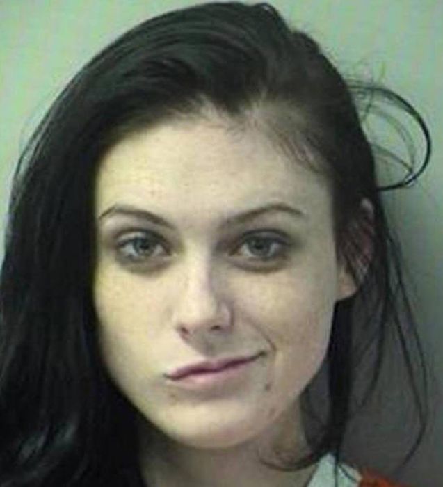 Cute Girls' Mugshots (33 pics)