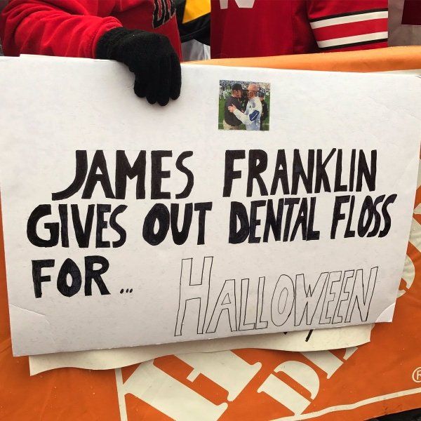 College GameDay Signs (33 pics)
