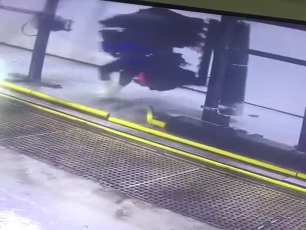 Employee At Carwash Gets Tangled In Working Machinery