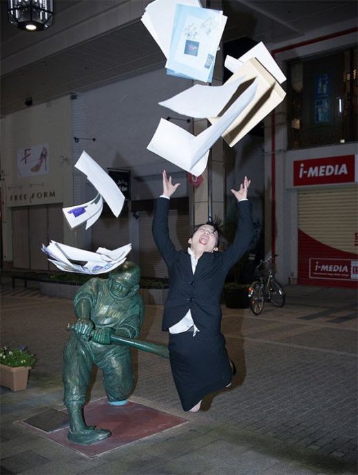 Fun With Statues (23 pics)