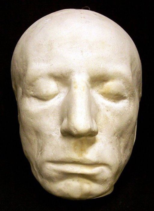 Deaths Masks Of Historical Figures (24 pics)