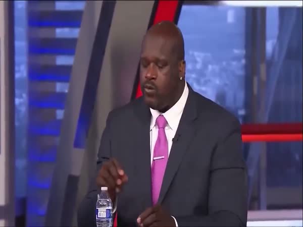 Shaq Eats The Hottest Chips In The World