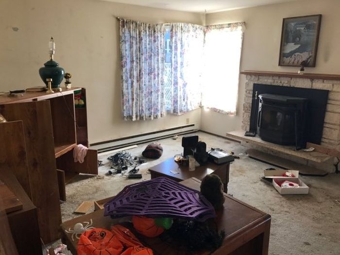 Man Gets Laid Off And Transforms Old House Into Something Amazing (21 pics)