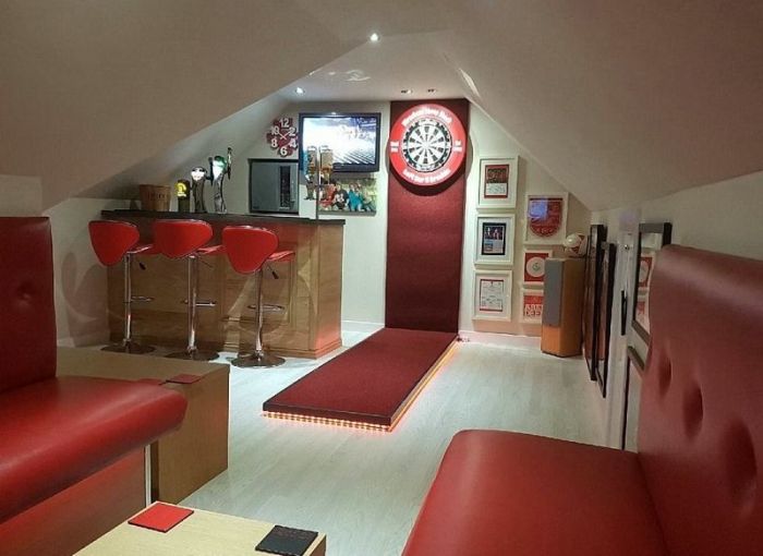 The Best Man Caves In The UK (18 pics)