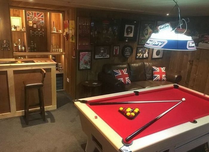 The Best Man Caves In The UK (18 pics)