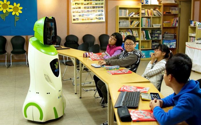 Jobs That Will Be Gone In 20 Years Because Of Robots (10 pics)