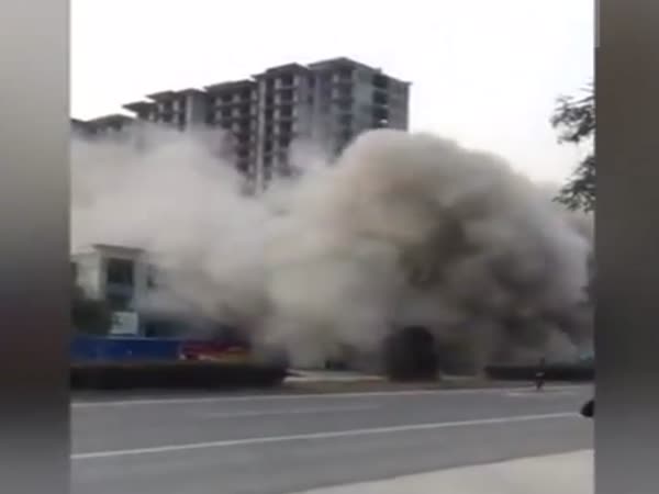 18-Story Building in China Demolished in 7 Seconds