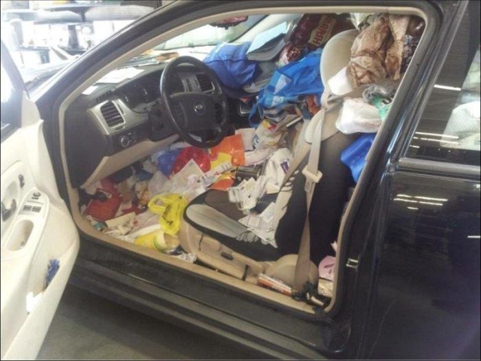 Cars Full Of Trash (14 pics)