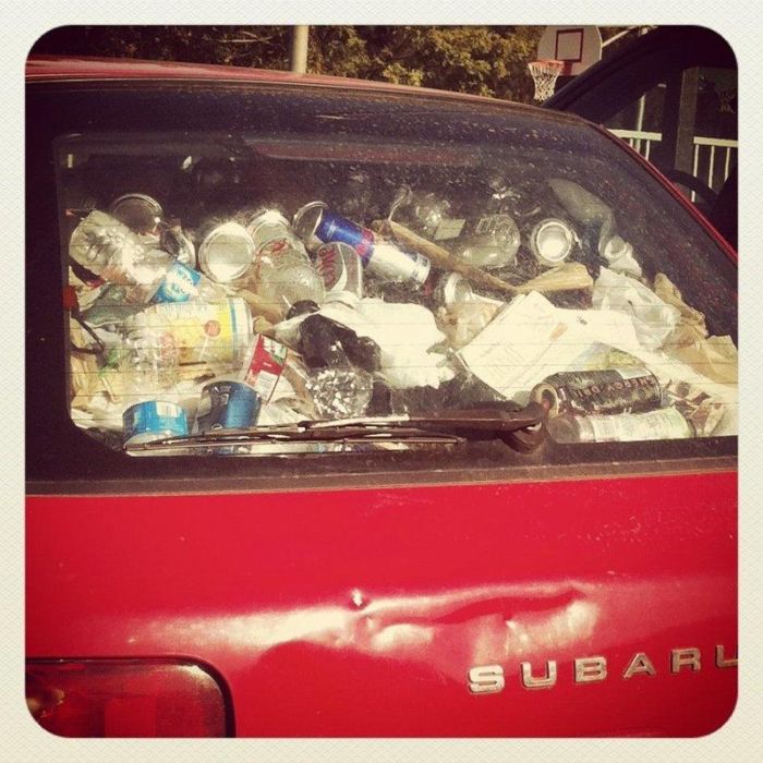 Cars Full Of Trash (14 pics)