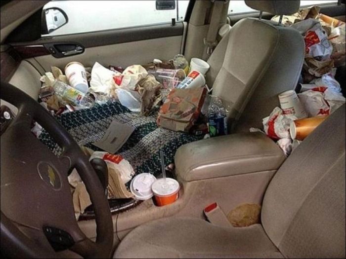 Cars Full Of Trash (14 pics)